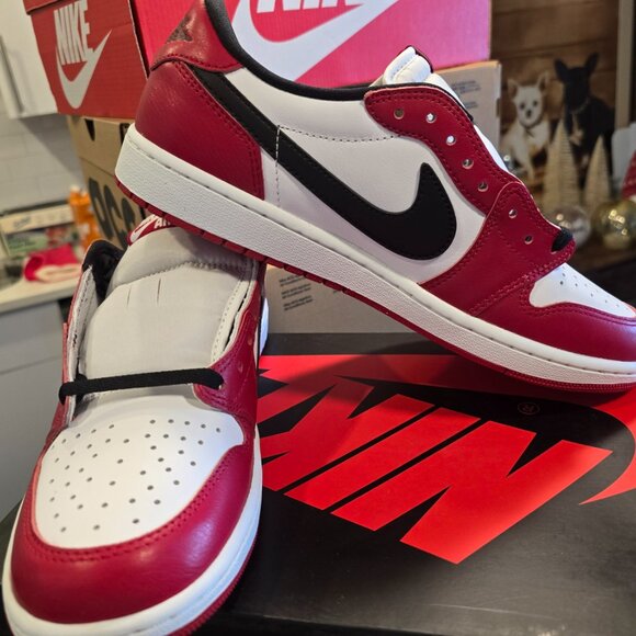 Nike Air Jordan 1 Low OG Chicago 2025 Red White Black HQ6998-600 Men’s Sz 10 NEW - Picture 3 of 14